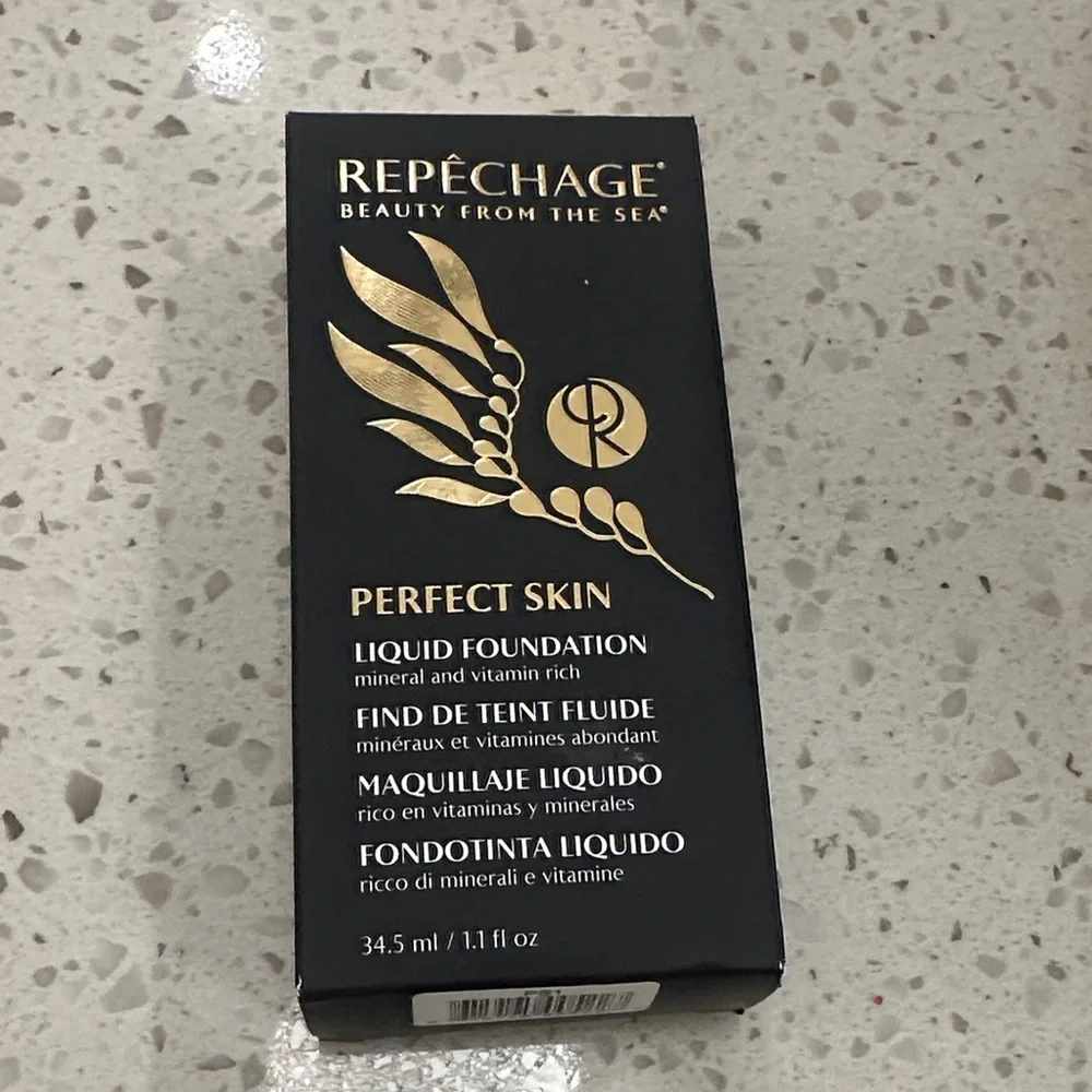 Perfect Skin Liquid Foundation PS1  - Black and Gold